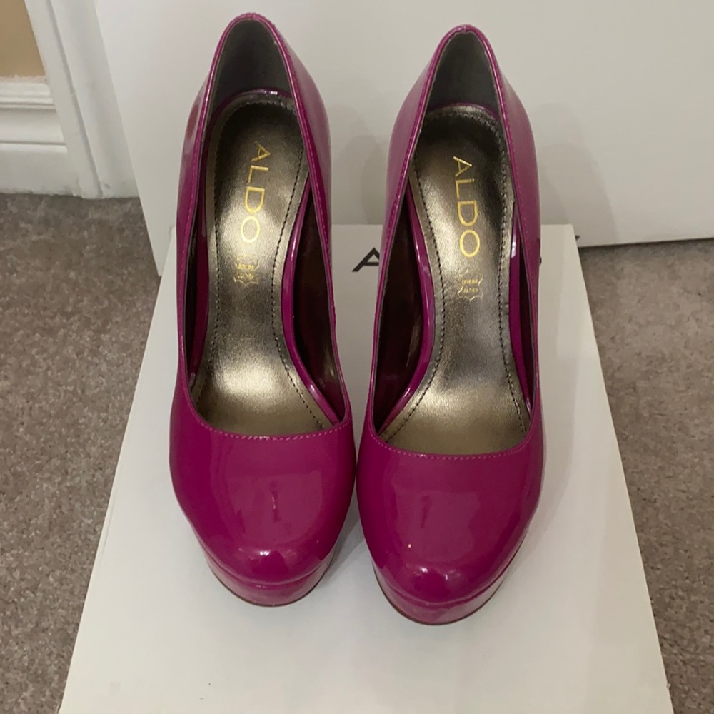 Aldo Lindall Magenta Heels (Size 5)